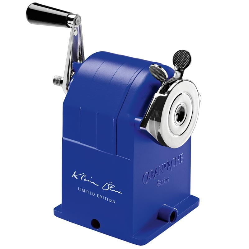 Temperówka-Caran-d'Ache-na-korbkę-Klein-Blue--CD455-648