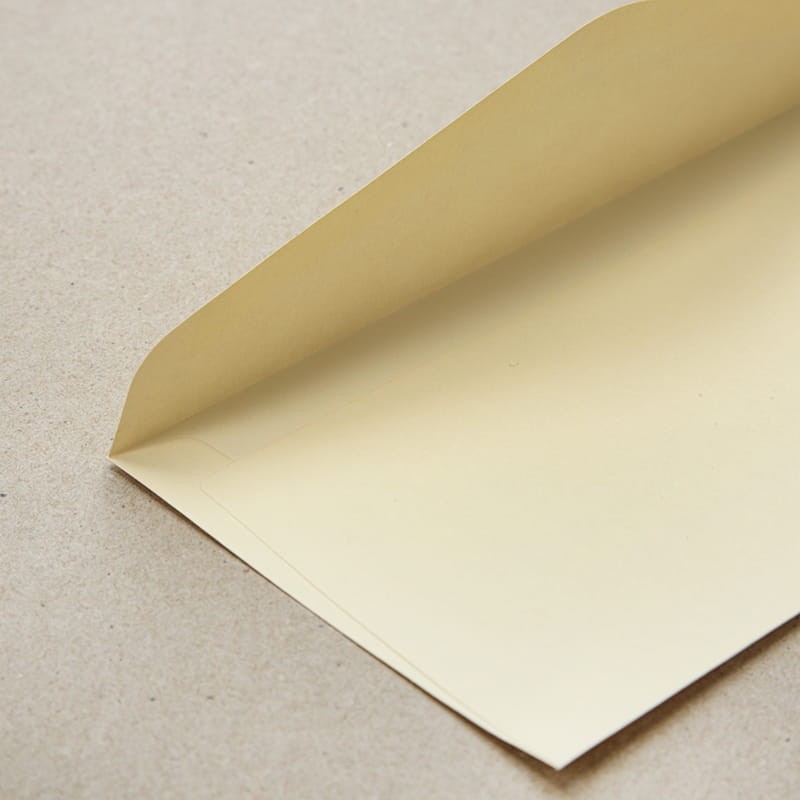 Koperta gładka 130 g DL 10 szt. ciemnokremowa 03