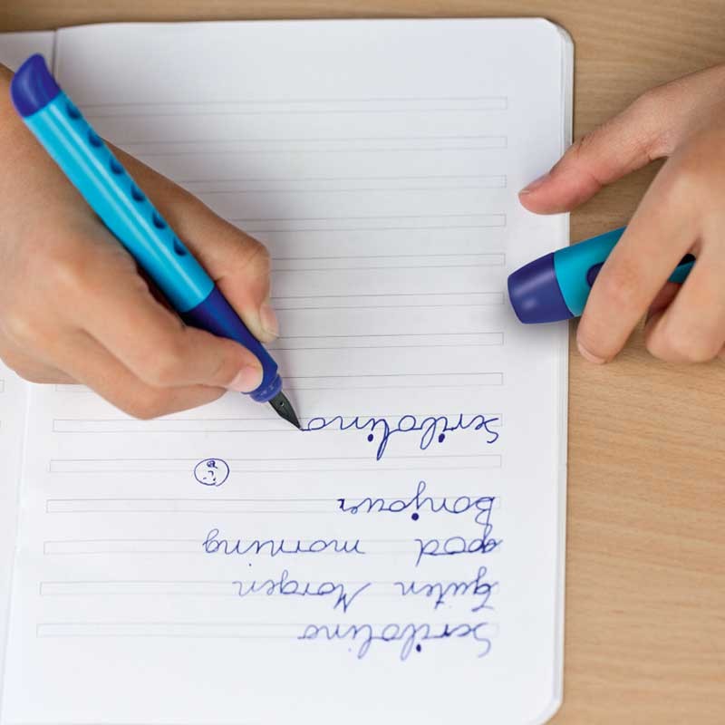 Pióro-wieczne-dla-dzieci-Faber-Castell-Scribolino-niebieskie-08.jpg
