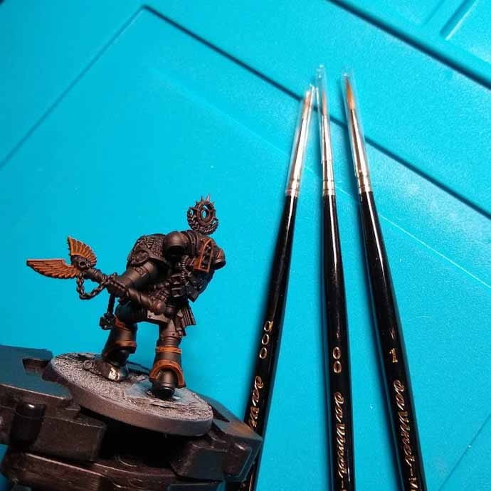 Pędzle-naturalne-do-figurek-i-miniatur-da-Vinci-MAESTRO-Tobolsky-Kolinsky-zestaw-5352-4-szt.-okrągłe.03