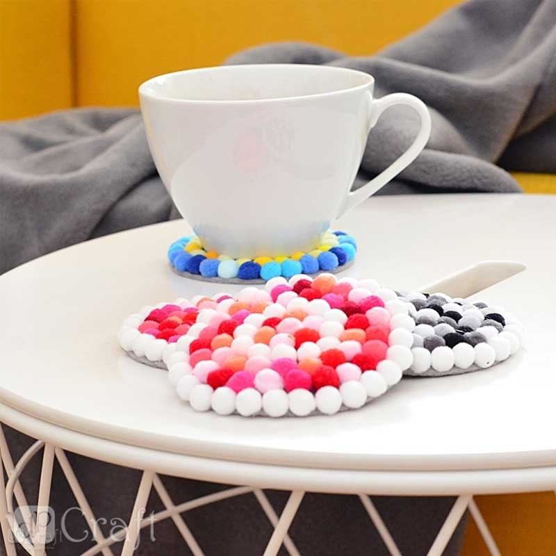 Pompony poliestrowe dpCraft 300 szt. mix kolorów i rozmiarów 02