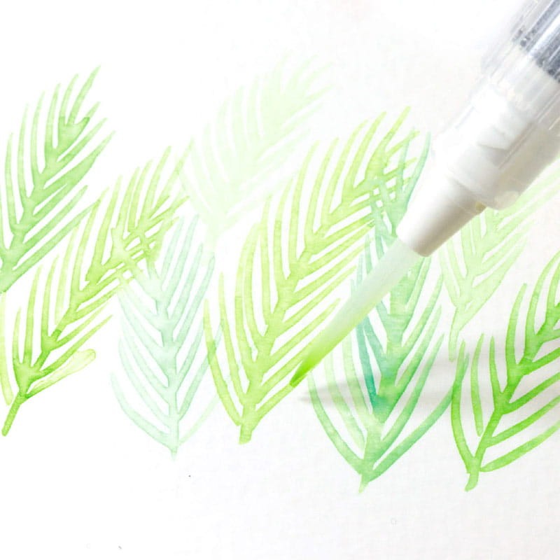 Pędzel-wodny-ze-zbiorniczkiem-Kuretake-Zig-BrusH2O-Long-menso-large-03