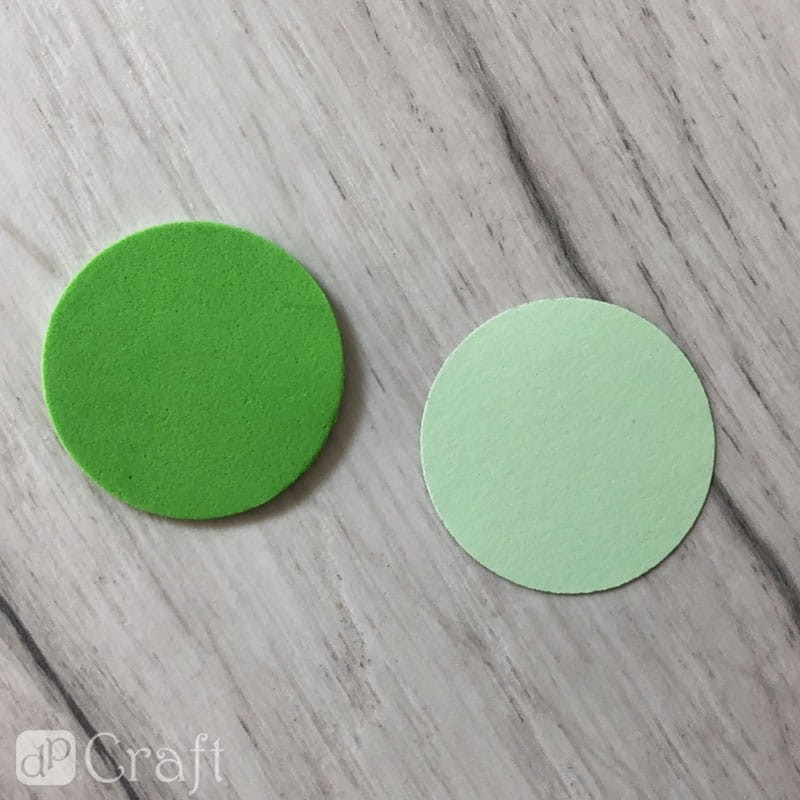 Dziurkacz ozdobny do papieru i pianki 3.8 cm dpCraft koło 04