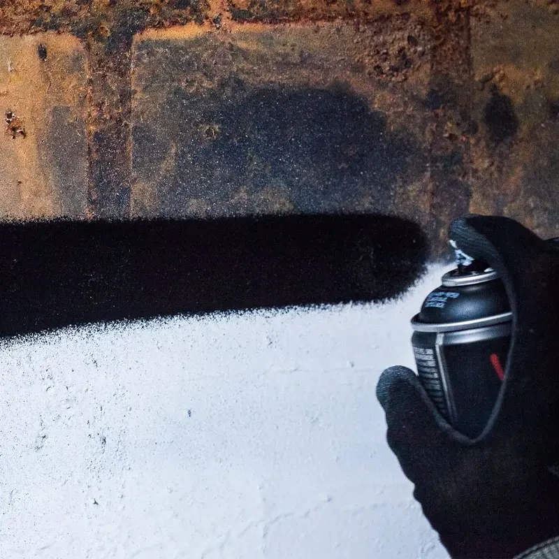 Farba w sprayu Montana Black 400 ml BLK 9050 Blackout Tarblack  03