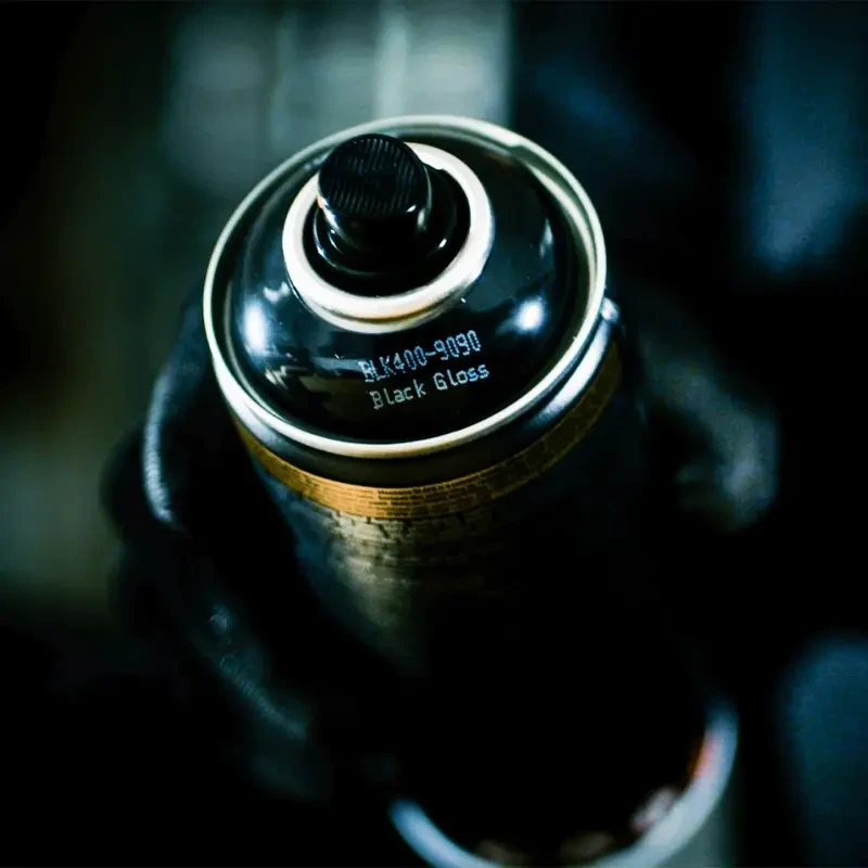 Farba w sprayu Montana Black 400 ml BLK 9090 Black Glossy 12