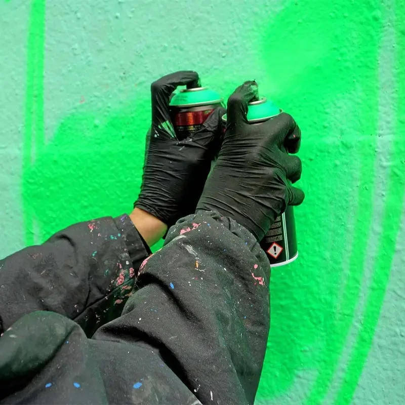 Farba w sprayu Montana Black 400 ml IN 6000 Infra Green 9