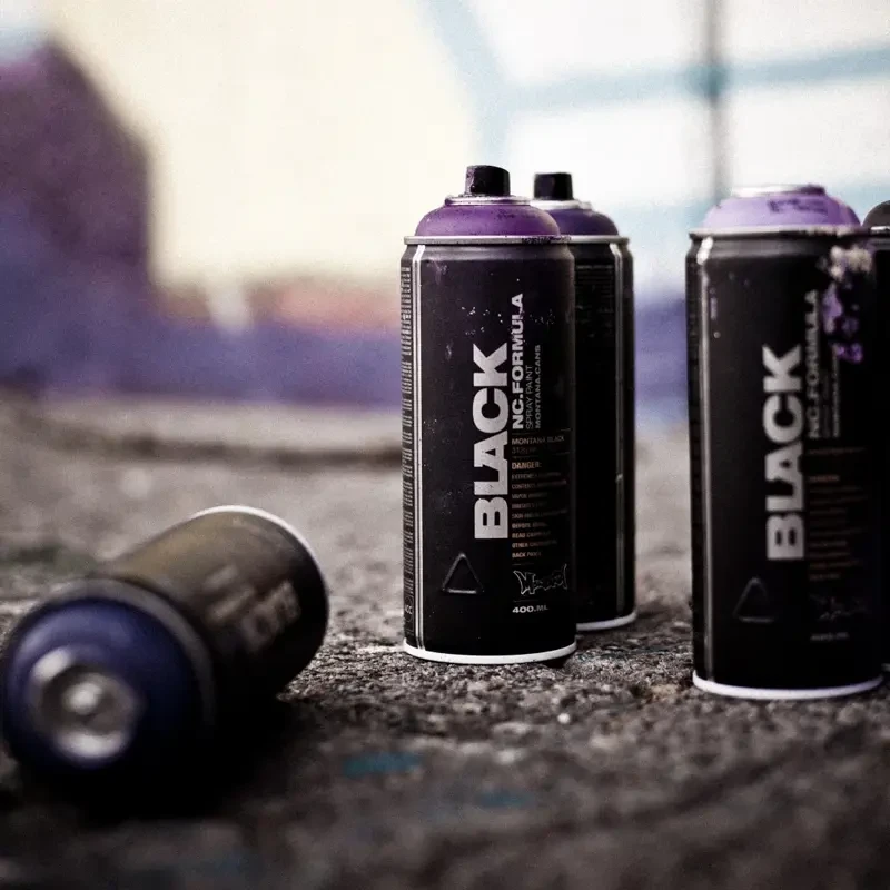 Farba w sprayu Montana Black 400 ml P4100 Power Violet 08