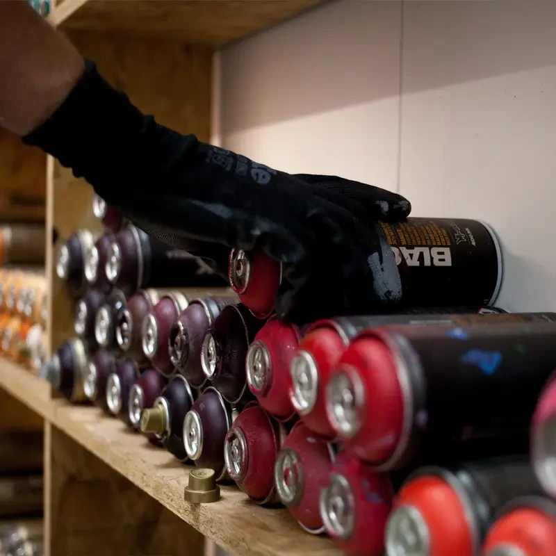 Farba w sprayu Montana Black 400 ml P6000 Power Green 07