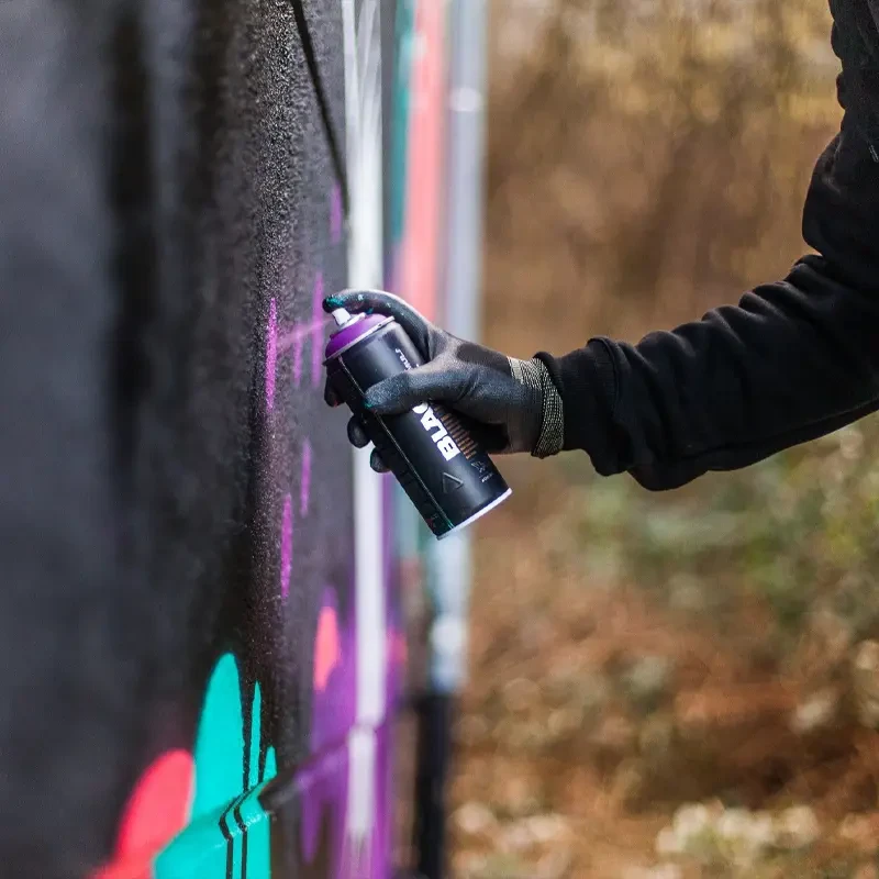 Farba w sprayu Montana Black 400 ml BLK TR 4000 True Magenta 05