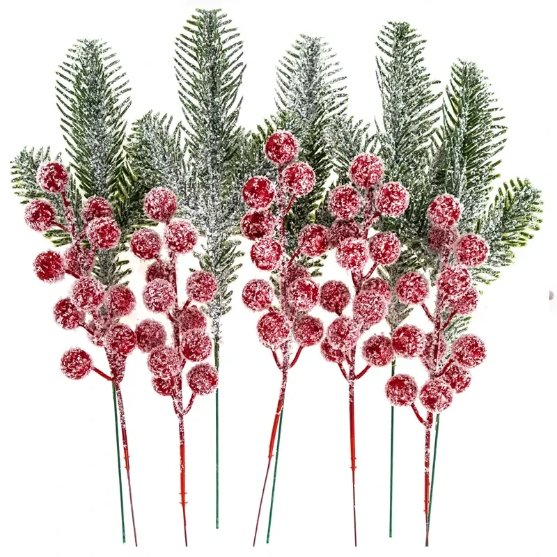 Sztuczne gałązki sosny 26 cm + czerwone owoce dpCraft 10 szt. 01