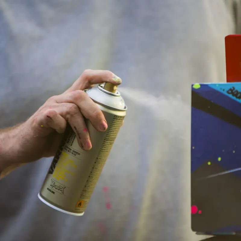 Werniks satynowy w sprayu Montana Tech 400 ml T1005